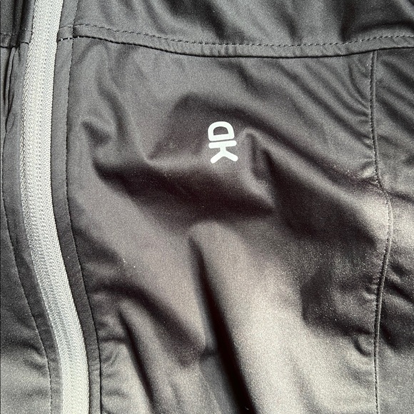 Women’s Little Donkey Andy wind proof vest. Size XL - Picture 4 of 5